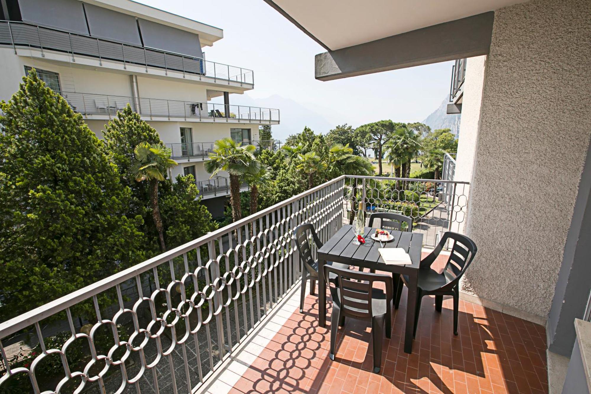 Riva Lago E Spiaggia Apartment 2 - Happy Rentals Kültér fotó